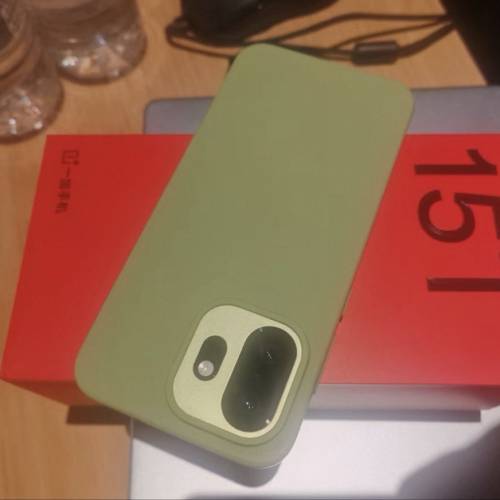 幾乎全新oneplus 15t 綠色 16+512國行