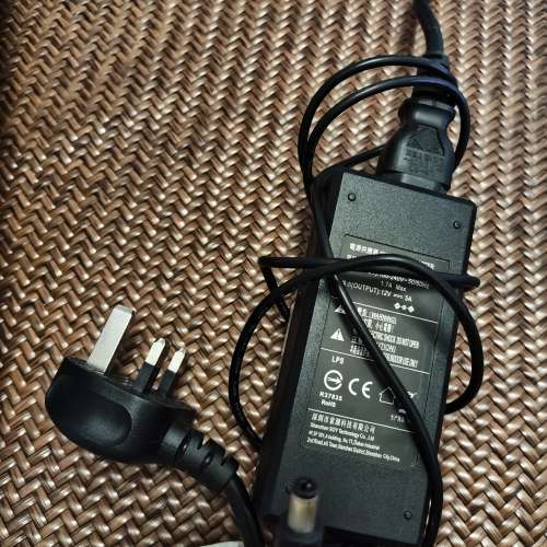 MSI 27吋Optix MAG27CQ 曲面電競顯示器