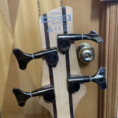 Ibanez SR300 Electric Bass (閃黑配色)｜主動式 3-Band EQ｜手感極佳入門/進階首選