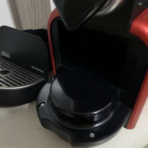 Delonghi Nespresso 經典紅黑色膠囊咖啡機