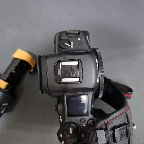 Canon EOS R5 連直倒