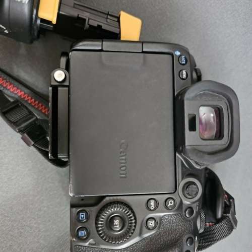 Canon EOS R5 連直倒