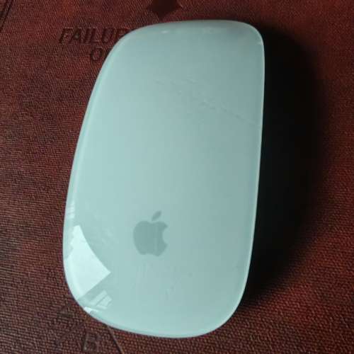 Apple Magic Mouse 2 (用 Lightning 線充電)