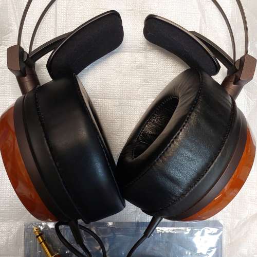 出售Audio Technica 鐵三角黑櫻桃木 ATH-W1000X