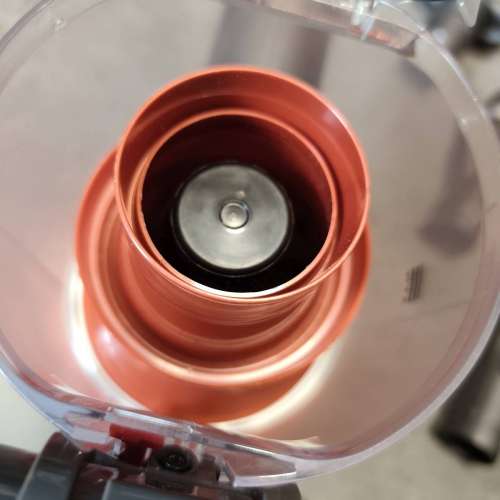 Dyson V6 無綫吸塵機一套 (連新電池)