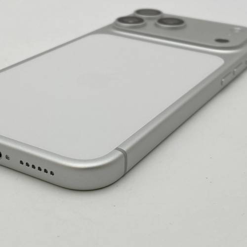 iPhone 17 Pro Max 512GB 香港版，12 个月保修