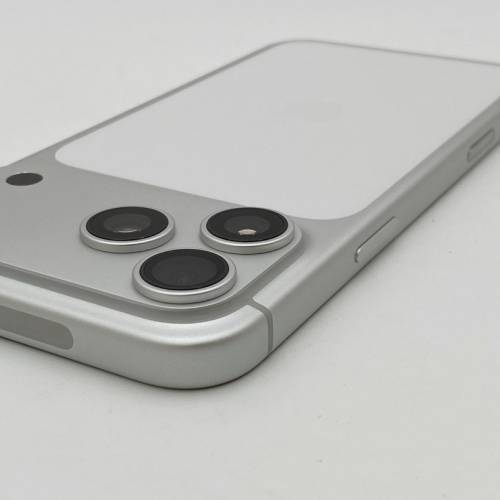iPhone 17 Pro Max 512GB 香港版，12 个月保修