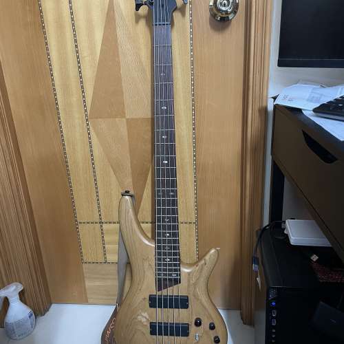 Ibanez Soundgear SR605 5-String Bass (Includes Taylor Strap) |(Missing 1 Knob)