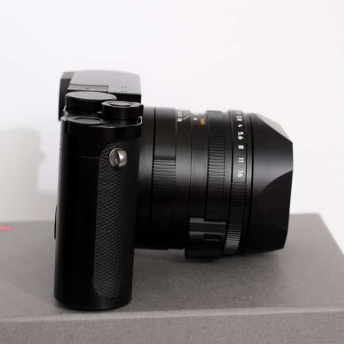 Mint Condition Leica Q2