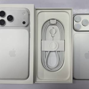 99%New iPhone 17 Pro Max 256GB 銀色 香港行貨 蘋果保養到2026年10月21日 全套有盒...