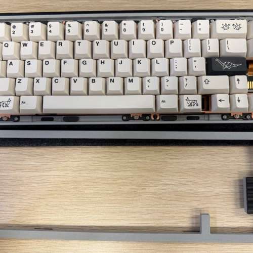 限量版 TB65F keyboard (內置電)
