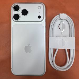 未用過 iPhone 17 Pro Max 1TB 銀色 香港行貨 蘋果保養到2027年4月16日 電池100% 有...