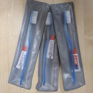 即棄牙刷牙膏套裝 $10/3