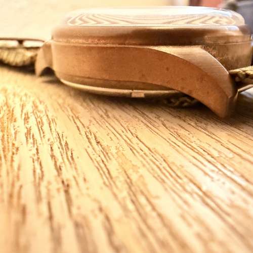 日本京都 KUOE OLD SMITH 90-002 35毫米青銅錶殼棕色錶盤無日期顯示腕錶