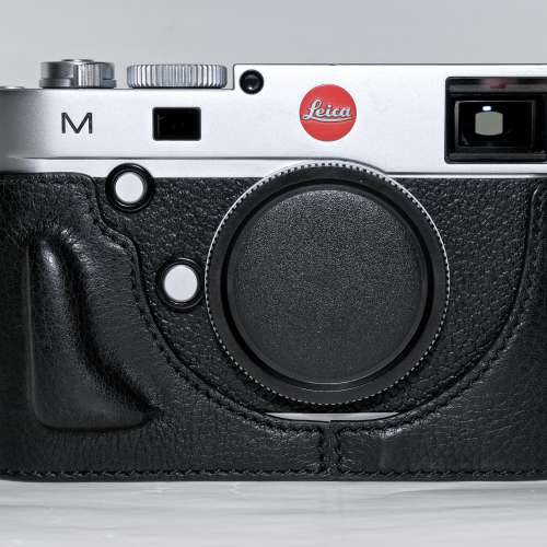 Leica M240 Silver with half leather case