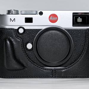 Leica M240 Silver with half leather case