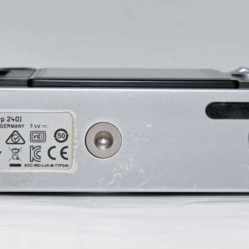 Leica M240 Silver with half leather case
