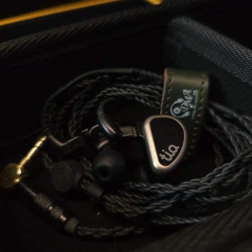 64 Audio Tia Trio