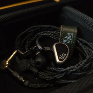 64 Audio Tia Trio