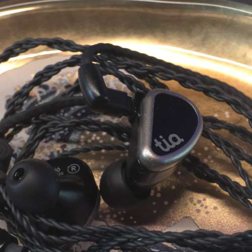 64 Audio Tia Trio