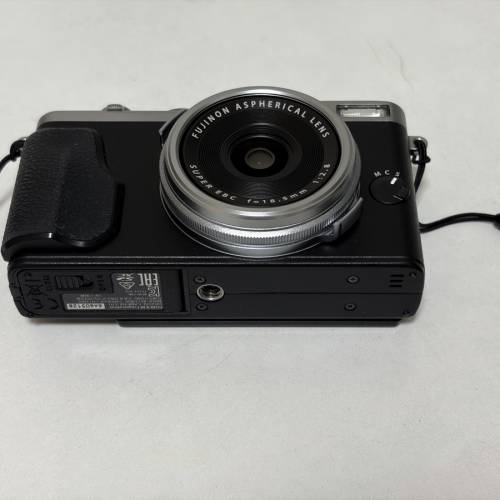 Fujifilm X70 富士 X70 銀色 (not x100 V VI)