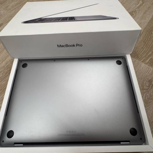 港版行貨連原盒｜2020 MacBook Pro13｜i5四核16GB+1TB｜全套原裝英插火牛｜兆康面交