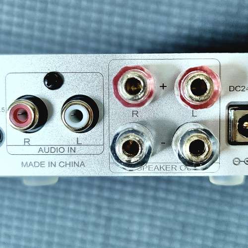 Class D 300Wx2掌上功放，送Monster XP喇叭線