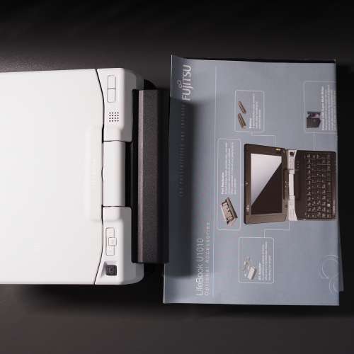 Fujitsu U1010 兩部 有SSD 超迷你notebook 可反mon