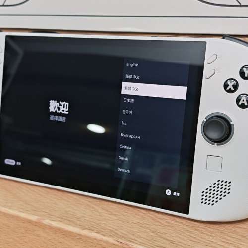 Legion Go S 8ARP1﻿ 16+512GB ﻿ windows 11 繁體中文系統 可安裝 Steam OS