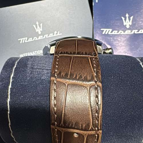 全新全套】Maserati 瑪莎拉蒂 三眼計時皮帶男裝錶 送禮首選/車迷必入
