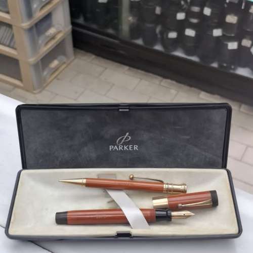 Parker Duofold Set Special Edition Orange Fountain Pen Broad Pt 14K & Pencil