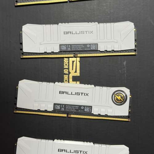 Crucial Ballistix DDR4 3200 8GBx4 32GB 白色 RAM