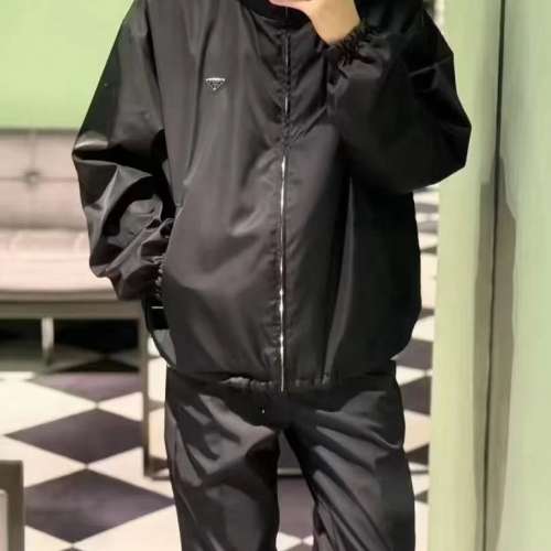 全新PRADA再生尼龍風褸