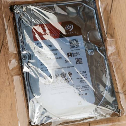 New 沒開 seagate ironwolf pro 8tb