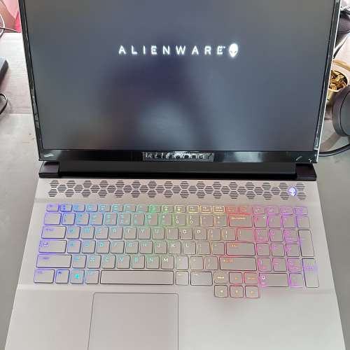 Alienware m17 R3 32G  i7 rtx 2070 razer asus zephyrus rog