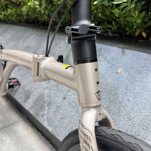 亮光鈦色 JAVA NEO 9速 桶軸碟剎 16吋 349 鋁合金折叠車 （三折叠小布 國布 ）送前...