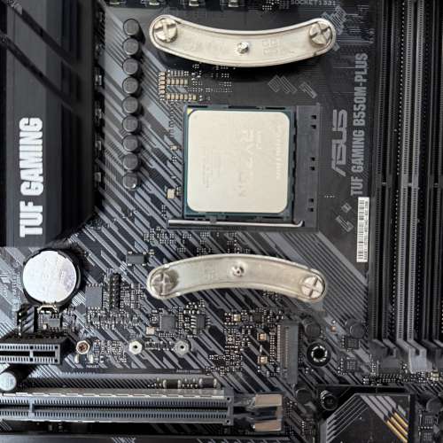 ASUS TUF Gaming B550M-PLUS + Ryzen 5 5600G 套裝