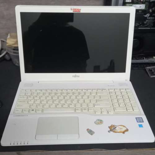 ** 免費送出 Fujitsu AH556 Notebook 1部 **