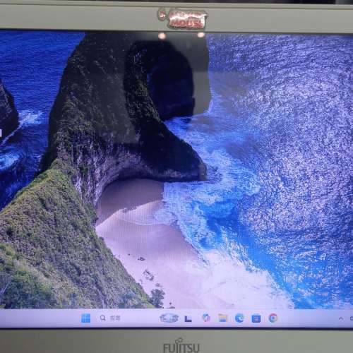 ** 免費送出 Fujitsu AH556 Notebook 1部 **