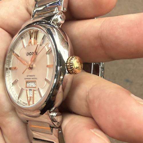金鋼 DOXA $2999