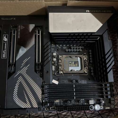 ASUS ROG Z790 Hero 旗艦主機板