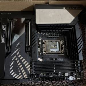 ASUS ROG Z790 Hero 旗艦主機板