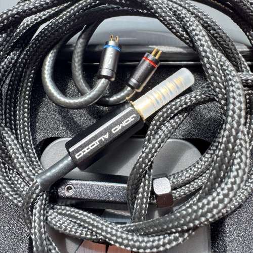 Jomo - Nautilus UIEM(1DD+1Planar+2BC+Brass shell) (Required Delivery: 1)