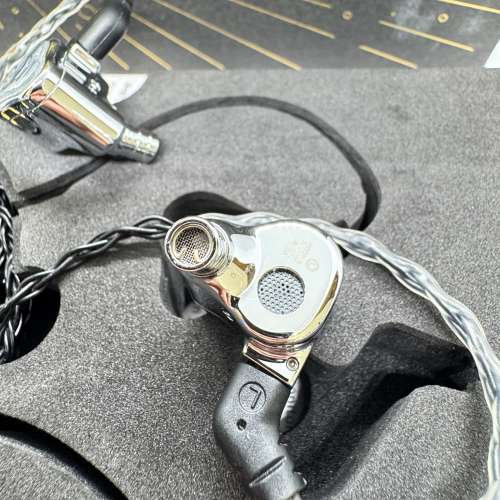 FiR Audio  型號： Neon 4 (NE4)