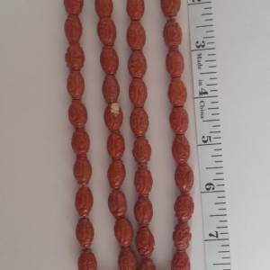 一手兩條天然紅玉red jasper，15x10mm 16寸，雕花珠串，清貨價出售。兩條共售三百元...