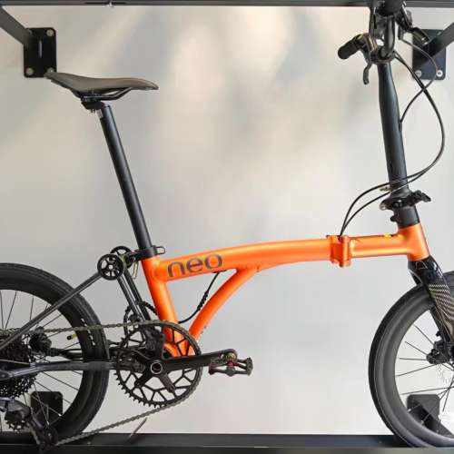 新款橙色 2026 JAVA NEO 9速 油剎桶軸 碳叉 20吋406 鋁合金折叠車 ( 三折叠小布 國...