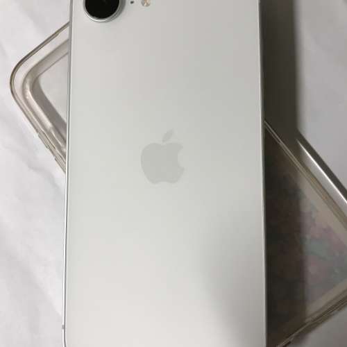 99%new 港行iPhone16e 128gb battery health 95%