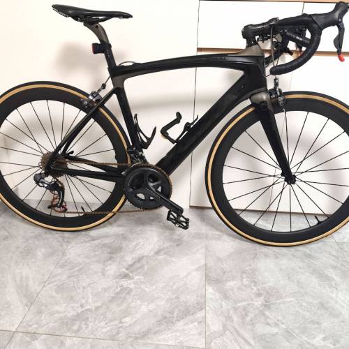 KUOTA 全碳纖維電變公路車｜SHIMANO ULTEGRA DI2 22速全套變速套件｜Novatec 碳拎...