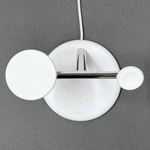 Belkin BoostCharge Pro Qi2 3 合 1 無線快速充電座