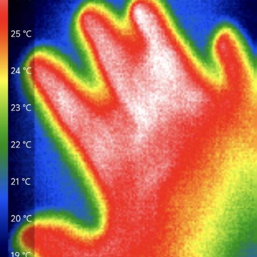 SEEK 热成像仪，品牌是Seek Thermal。